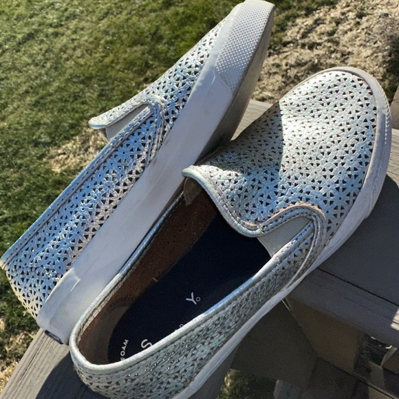 Sperry - Women's Seaside Perforated Slip-On Sneakers. Silver - Picture 9 of 11